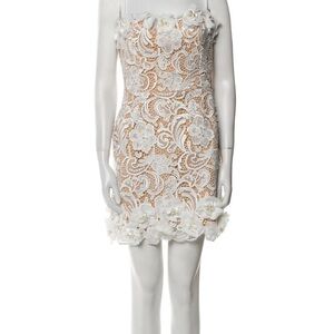 Chic Strapless Lace Dress in White and Cream